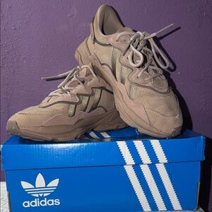 Adidas Women's Beige Sneakers